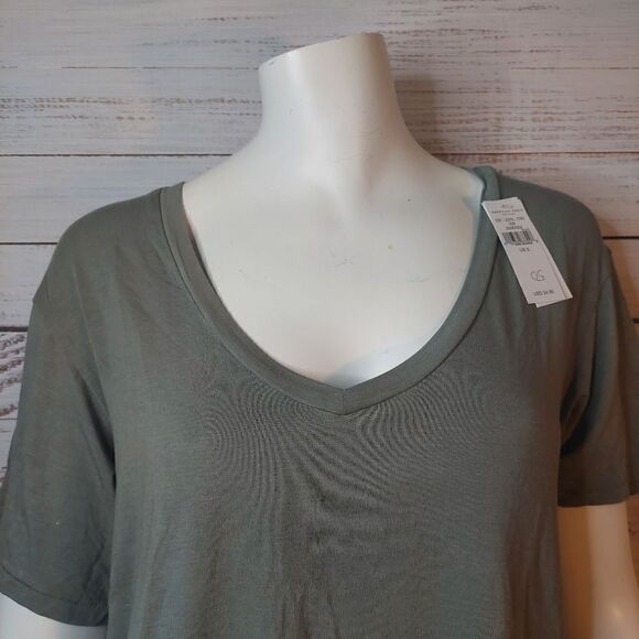 NWT Woman's American Eagle Soft & Sexy Gray Top - Picture 3 of 11